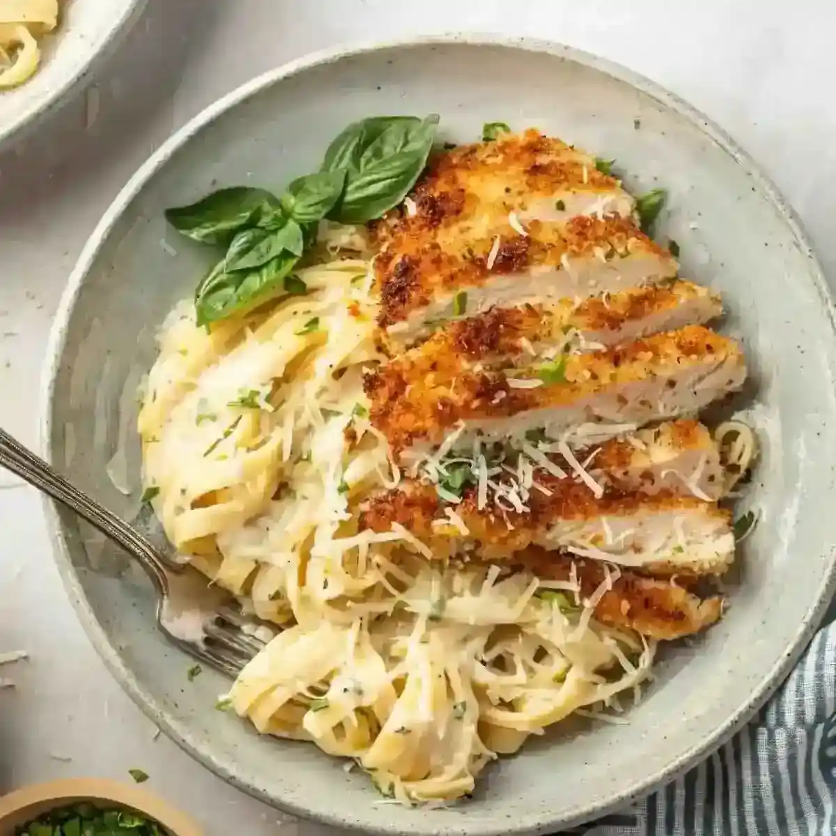 Cheesy Alfredo Pasta (Chicken)